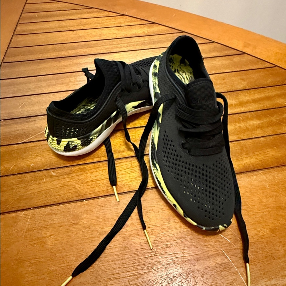 Black Crocs Footwear
